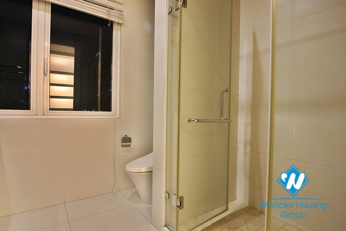  Beautiful corner villa with Garden for rent in Vinhomer Riverside - Long Bien